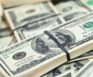Giá USD ngân hàng tiếp tục tăng, "chợ đen" đứng im