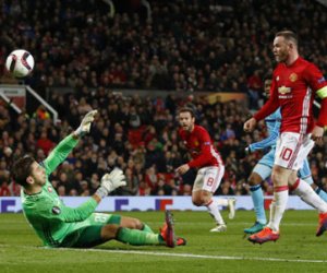 Rooney lập đại công giúp Man Utd đè bẹp Feyenoord