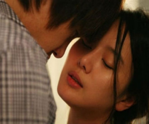 Hờ hững chồng đẹp trai như diễn viên, vợ ngoại tình với anh xe ôm đầu ngõ