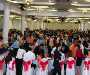 Mất thế “chân vạc”, địa ốc vệ tinh “long tranh hổ đấu”