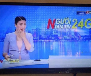 Nữ MC xinh đẹp lên tiếng về hành động "ngoáy mũi" trên sóng truyền hình