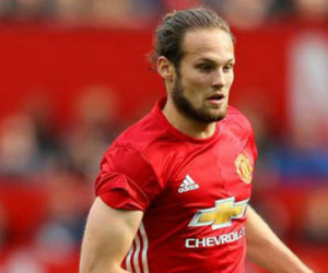 SỐC: Man United chiêu mộ Blind qua cách không thể ngờ