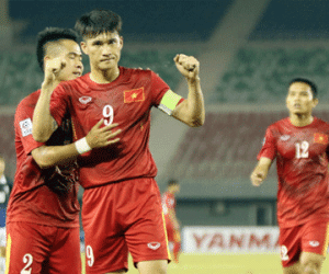 Việt Nam toàn thắng vòng bảng, gặp Indonesia ở bán kết AFF Cup