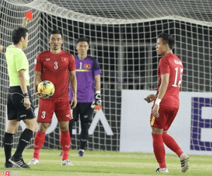 Việt Nam và Indonesia cùng thiệt quân tại bán kết AFF Cup