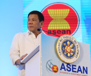 Chuyên gia: Tổng thống Philippines dường như đang xa rời ASEAN