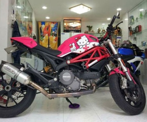 Ducati Monster 796 độ Hello Kitty “siêu cute” tại Việt Nam