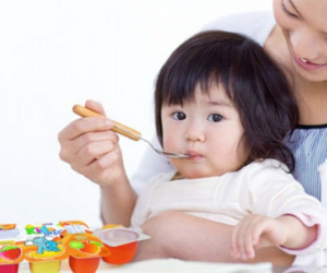 Làm sao giúp trẻ tăng cân đều?