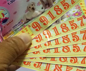 Những người trúng độc đắc hàng chục tỷ mua bao nhiêu vé số?