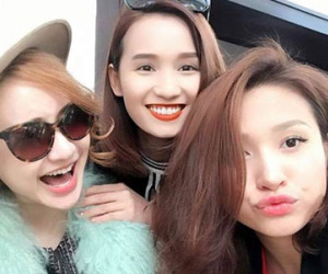 Thanh Vân Hugo rạng rỡ bên bạn bè sau thông tin bệnh tật