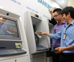 Từ 28/11, chủ thẻ ATM sẽ được hoàn tiền nếu bị mất tiền oan