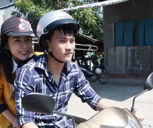 Thủy Tiên tiết lộ chồng bị người thân quay lưng khi hết tiền