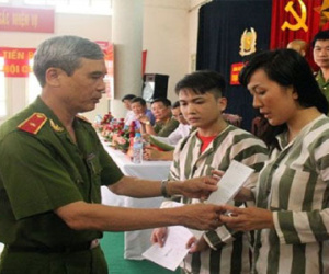 Gần 4.400 phạm nhân được đặc xá