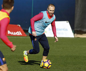 Iniesta bình phục, kịp dự El Clasico