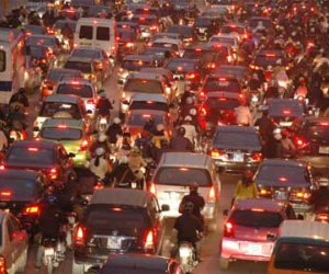 Không hạn chế xe cá nhân, Hà Nội sẽ ùn tắc cả ngày