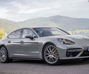 Porsche Panamera Turbo 2017 là sedan tốt nhất thế giới