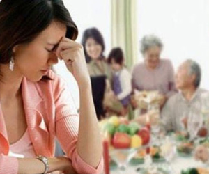 Hoảng hốt vì chồng đòi biếu nhà nội 50 triệu tiêu Tết