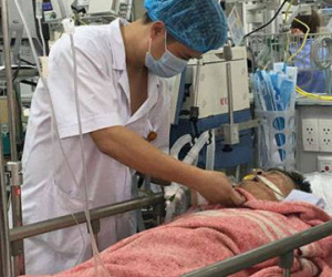 Lạnh đột ngột, nhiều người Hà Nội bị đột quỵ