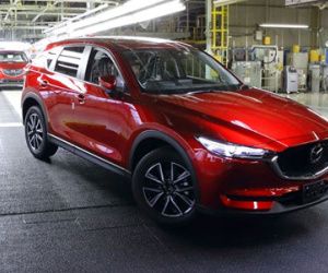 Mazda CX-5 2017 đầu tiên xuất xưởng tại Nhật Bản