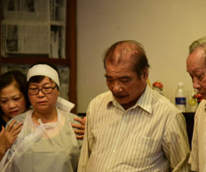NSND Trần Hiếu đến lễ phát tang NSƯT Quang Lý