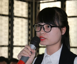 Nữ sinh hỏi "học thế nào để lương khởi điểm 2.000 đôla" gây sốt mạng XH