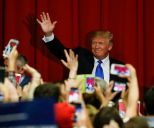 Ông Donald Trump sẽ có quyền nhắn tin cho cả nước Mỹ