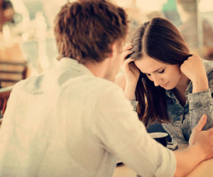 Tôi thấy mình lung lay tình cảm với bạn gái khi gặp lại tình cũ