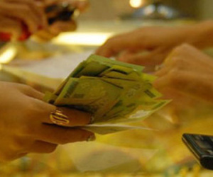 Giá vàng bất ngờ tăng mạnh, chênh lệch 4 triệu đồng/lượng