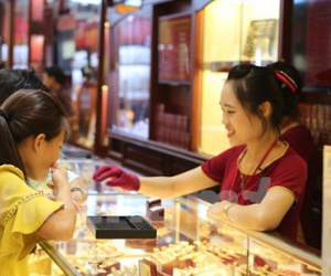 Giá vàng trong nước và thế giới "vênh" nhau gần 4 triệu đồng