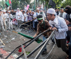 Indonesia sắp biểu tình lớn, người gốc Hoa lo sợ