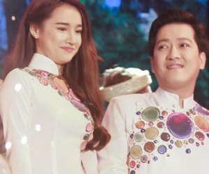 Nhã Phương xuất hiện mờ nhạt trong live show Trường Giang