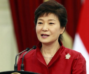 Bà Park Geun-hye sẽ vượt qua bê bối chính trị của bạn thân
