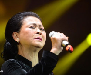 Live concert Khánh Ly ở Sài Gòn: Nhiều hàng ghế bỏ trống!