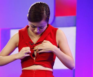 Muôn vàn sự cố thời trang khiến sao Việt "ngượng chín mặt"