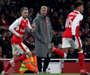 West Ham - Arsenal: Thành bại ở “Giáo sư” Wenger