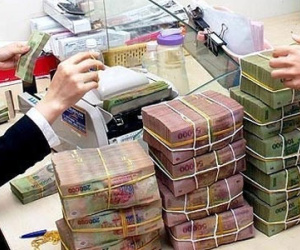 Chính phủ đã vay hơn 17 tỷ USD trong 11 tháng