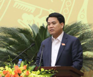 Chủ tịch Chung: Tốn trăm tỷ chưa hút khối bùn nào ở Hồ Tây