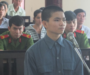 Cướp 2 con gà trống, “bóc lịch” 10 năm tù