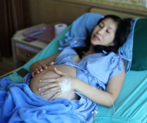 Mẹ Việt sinh con lấy quốc tịch: Trào lưu đi Mỹ của "đại gia" đầy nguy hiểm