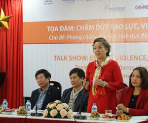 Nhiều nữ sinh chấp nhận bị quấy rối tình dục để giữ việc làm