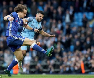 Mẹ David Luiz đá đểu Sergio Aguero trên mạng xã hội