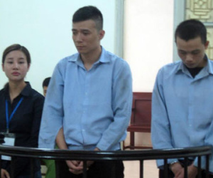 Phận tiếp viên và những trận mưa đòn vì trái ý chủ