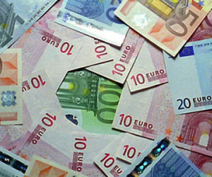 Tỷ giá ngoại tệ ngày 6/12: USD biến động mạnh, điều đáng sợ ập tới