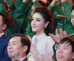Á hậu Huyền My rạng rỡ ở trường quay Chúng tôi là chiến sĩ