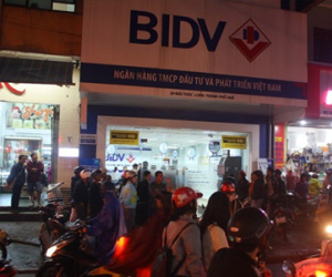 Tìm thấy nhiều vật dụng nghi của tên cướp ngân hàng BIDV