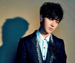 Ca sĩ nhóm Super Junior: "Tôi hoảng vì fan Việt quá cuồng"
