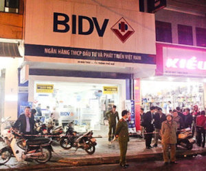 Thu hồi tờ rơi thưởng nóng 10 triệu truy tìm cướp ngân hàng ở Huế