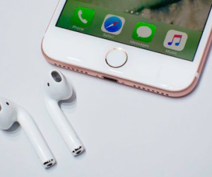 Tại sao tai nghe không dây thông minh của Apple trễ hẹn