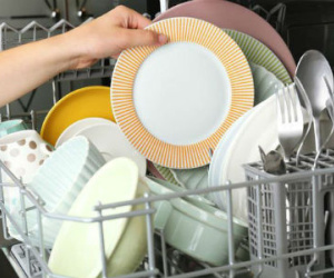 8 lỗi khi rửa bát đĩa gây hại sức khỏe ai cũng có thể mắc