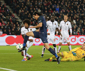 Đội của Balotelli trở lại ngôi đầu Ligue 1 sau trận hòa PSG
