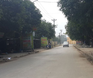 Nhóm giang hồ bắn dằn mặt cô gái trong quán ăn đêm